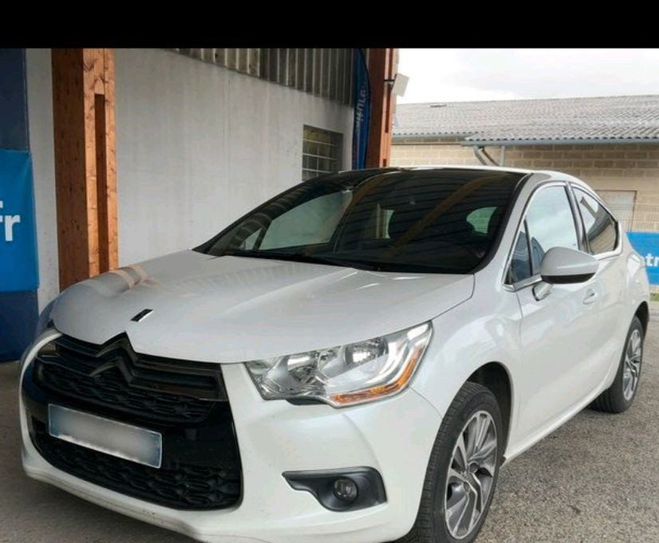 Citroen DS4 1.6 HDI 1er main Blanc de 2015