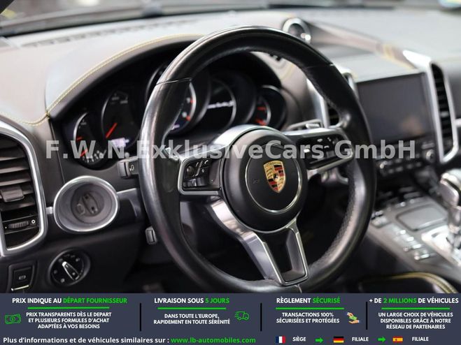 Porsche Cayenne Turbo S 4.8 V8 570 ch Noir M�tallique de 2016
