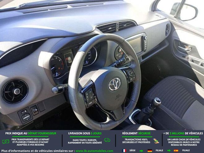 Toyota Yaris 110 VVT-i BVM Gris de 2019