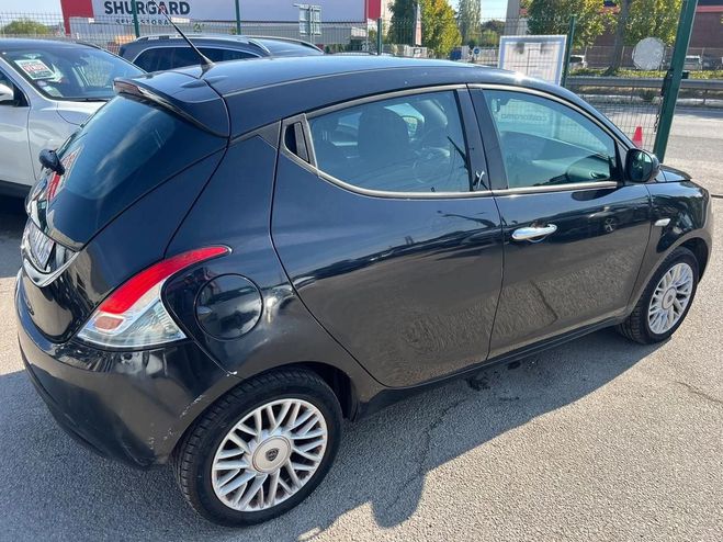 Lancia Ypsilon III 1.2 8V 69 STOP&START GOLD OK Noir de 2014