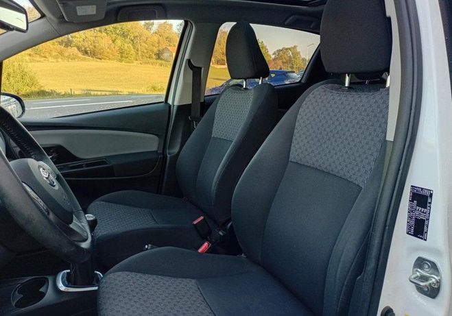 Toyota Yaris 100 VVT-i SkyBlue Blanc de 2015