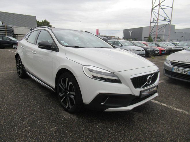 Volvo V40 D2 2.0l 120ch �versta Edition Blanc de 2018