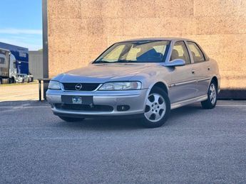  Voir d&eacute;tails -Opel Vectra 1.8l 16v 115ch premiere main entretient  &agrave; Quetigny (21)