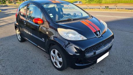 Peugeot 107 1.0 12v GT LINE 2990e 2009 d'occasion a Coigni�res (78)