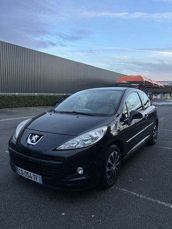  Voir d&eacute;tails -Peugeot 207+ 1.4 essence 75 ch noire &agrave; Bordeaux (33)