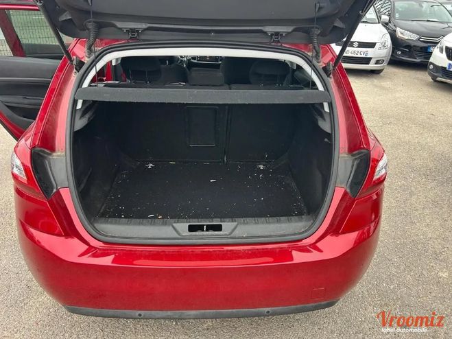 Peugeot 308 II (2) 1.2 L 130 S&S ALLURE BUSINESS Rouge de 2017