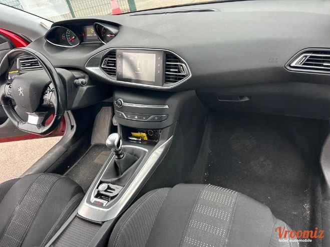 Peugeot 308 II (2) 1.2 L 130 S&S ALLURE BUSINESS Rouge de 2017