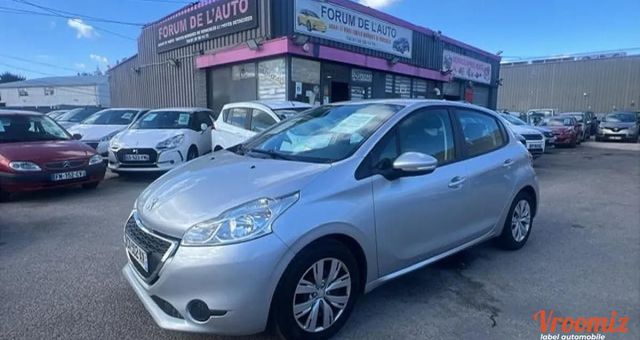 Peugeot 208 GENERATION-I 1.2 VTI 80 ACTIVE 12 MOIS D 2012 d'occasion a Coigni�res