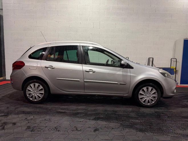 Renault Clio ESTATE 1.5 DCI 85 DYNAMIQUE TOMTOM BVA Gris de 2010