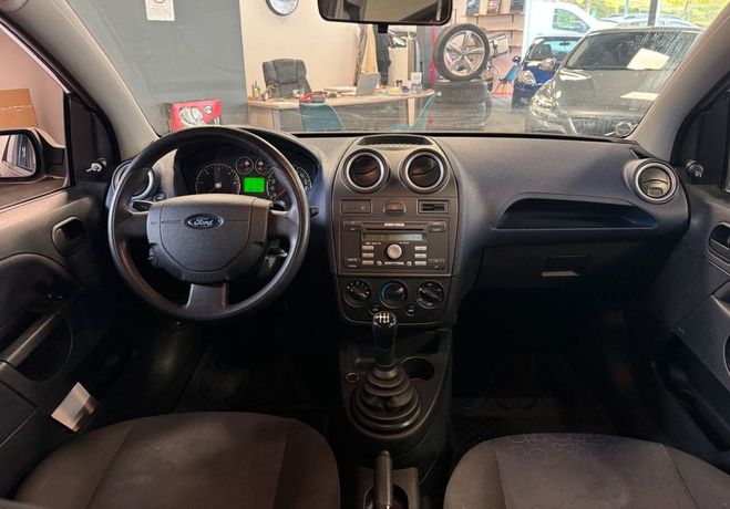 Ford Fiesta 1.4 TDCi 68ch Ambiente 5p Bleu de 2006