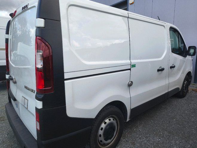 Renault Trafic III FG L1H1 2T8 2.0 BLUE DCI 130CH GRAND Blanc de 2022