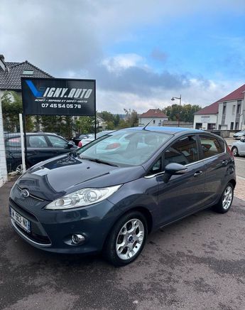  Voir d&eacute;tails -Ford Fiesta 1.6 tdci 95 cv titanium premi�re main su &agrave; L'H�pital (57)