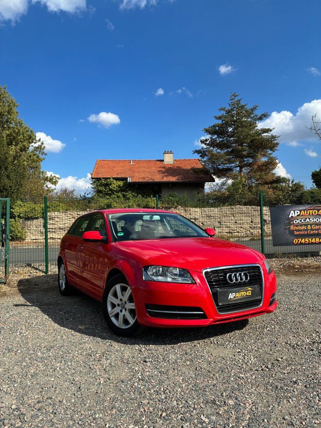 Audi A3 SPORTBACK 1,2 TFSI 105CH ATTRACTION Rouge de 2012