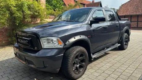 Dodge Ram 1500 Laramie Crew 4x4 V8 5.7 HEMI 2016 d'occasion a Mennecy (91)