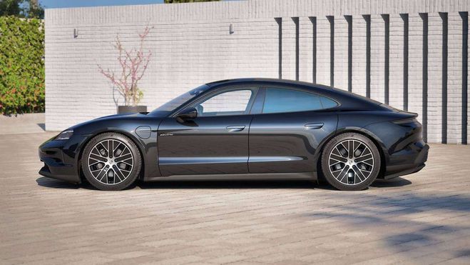Porsche Taycan 105 kWh-PERF BATT -PASS DISPLAY-AIR SUSP Noir M�tallis� de 