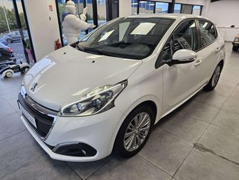  Voir d&eacute;tails -Peugeot 208 1.2i PureTech 12V - 82 BERLINE Active PH &agrave; Issoire (63)