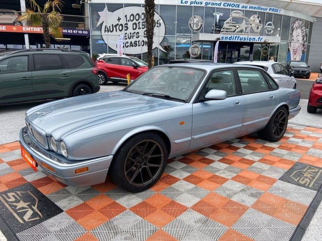 Jaguar XJR 4.0 L6 326 cv Gris Clair de 1996