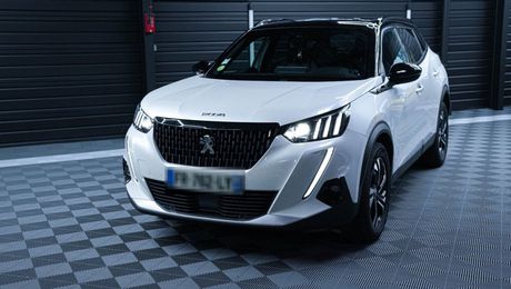 Peugeot 2008 1.5 BlueHDi 100ch S&amp;S GT Line - Carp 2020 d'occasion a Eysines (33)