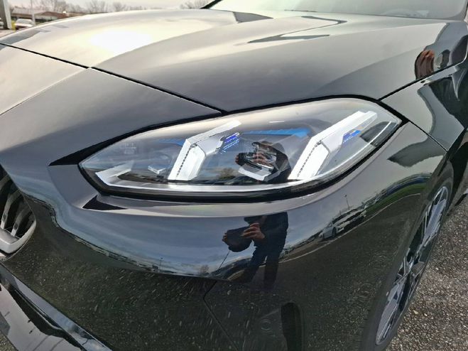 BMW Serie 1 120d 163 ch DKG7 M Sport 5p BLACK SAPPHIRE METALLIC de 2025