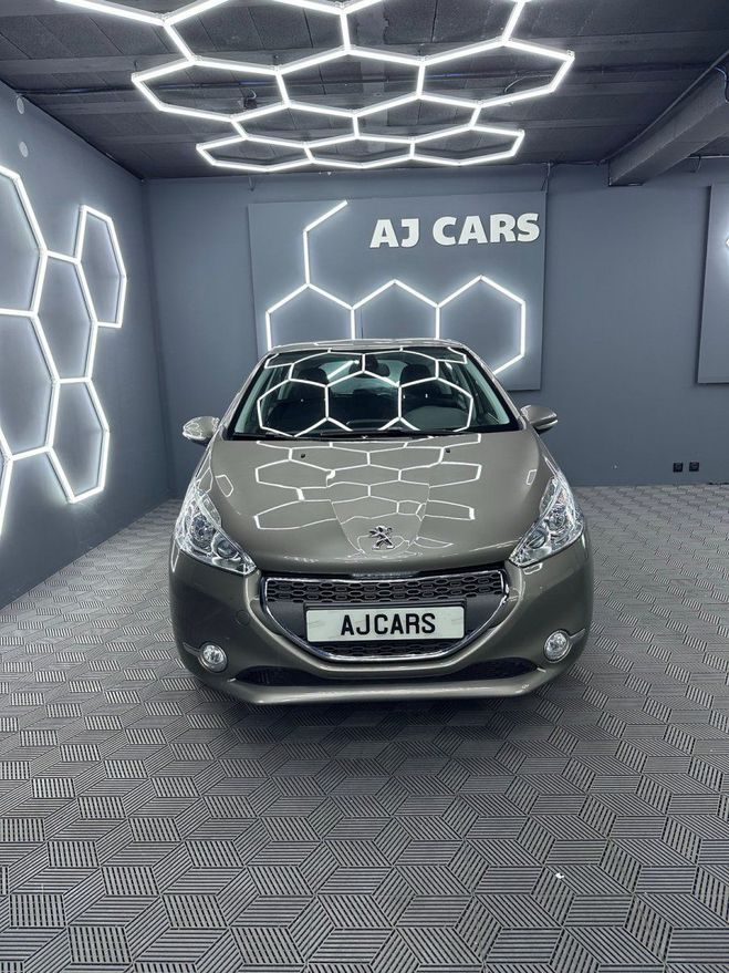 Peugeot 208 1.6 HDi 90Ch *AUTOMATIQUE *CLIM *DISTRI  Beige de 2013