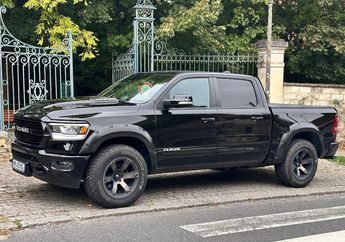  Voir d&eacute;tails -Dodge Ram 1500 hemi 5.7 400 crew cab laramie 5 pla &agrave; Rueil-Malmaison (92)
