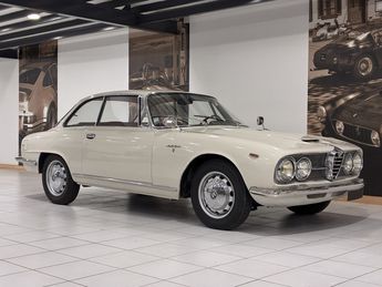  Voir d&eacute;tails -Alfa romeo 2600 Sprint Coup� &agrave;  La Roche-Blanche (63)