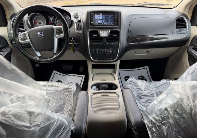Lancia Voyager 2.8 Multijet II 163 ch BVA Gold A Full 2 Gris de 2012
