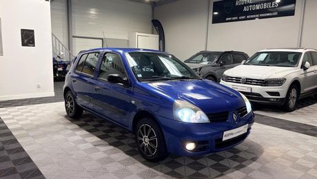 Renault Clio II 5 Portes Phase 2 Campus 1.2 i 16V eco 2008 d'occasion a Chanceaux-sur-Choisille (37)