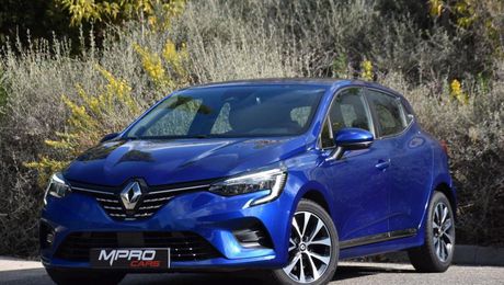 Renault Clio 1.3 Tce FAP - 140 - 2021N V BERLINE Inte 2022 d'occasion a Mougins (06)