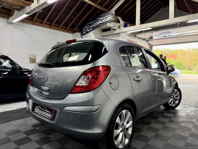 Opel Corsa 1.4i Active - Etat irr�prochable - entre GRIS de 2014