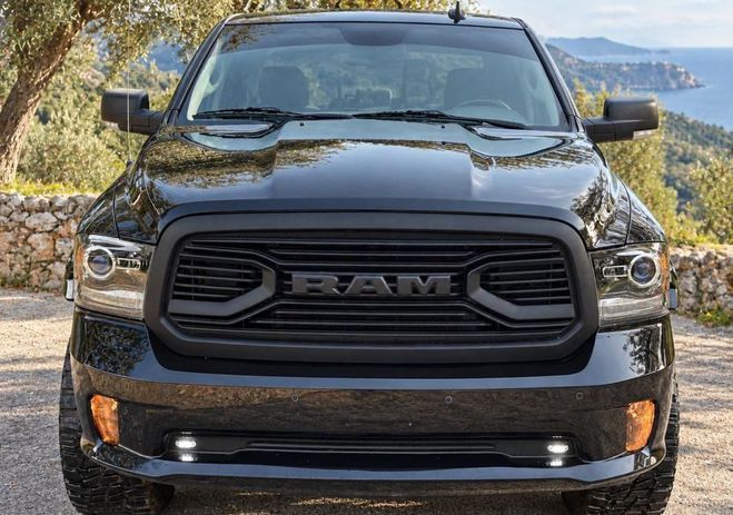 Dodge Ram 1500 V8 HEMI BIG HORN 4x4 LED TVA RECUPE Noir de 2017