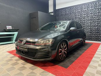  Voir d&eacute;tails -Volkswagen Golf 7 GTI PERF 2.0l 230CH DSG 6 - TOIT OUVRA &agrave;  Le Broc (63)