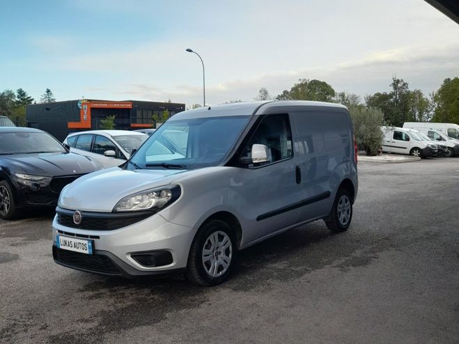 Fiat Doblo CARGO 3 places 1.6 105 PRO LOUNGE 10500  Gris de 2022
