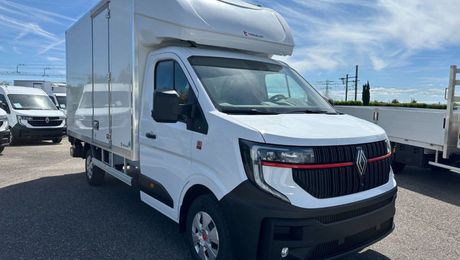 Renault Master CAISSE 170CV HAYON 20M3 2026 d'occasion a Mions (69)