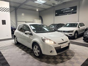  Voir d&eacute;tails -Renault Clio III 5 Portes Phase 2 1.6 i 16V 128 cv &agrave; Chanceaux-sur-Choisille (37)