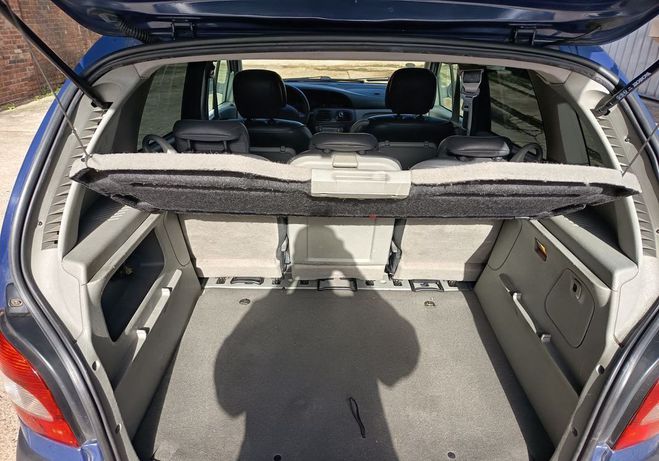 Renault Megane Lot de 2 vehicules exclusivement pour le Bleu de 2001