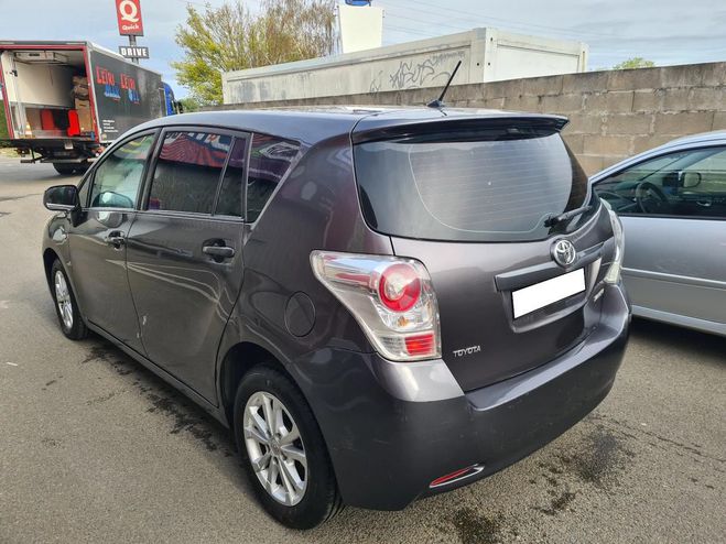Toyota Verso 2.0 D4D 125 SKYVIEW CONNECT Gris de 2011
