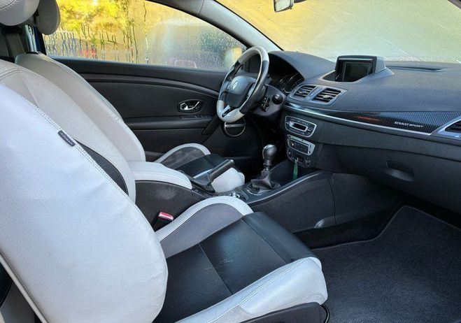 Renault Megane 3 phase 2 coupe dci 160 gt Autre de 2012