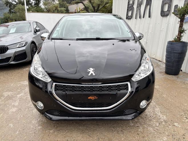 Peugeot 208 1.2i PureTech 12V - 82 Active NOIR de 2015