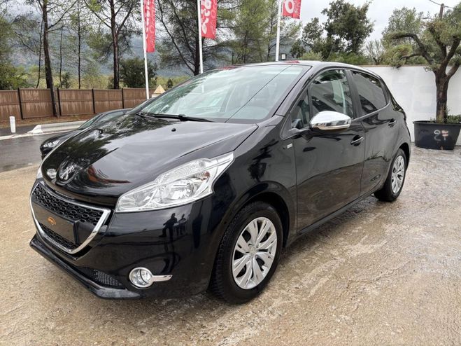 Peugeot 208 1.2i PureTech 12V - 82 Active NOIR de 2015