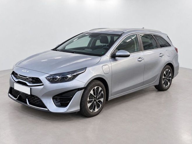 Kia Ceed d SW CEED 1.6 GDi Hybride Rechargeable 1 Gris Clair de 2022