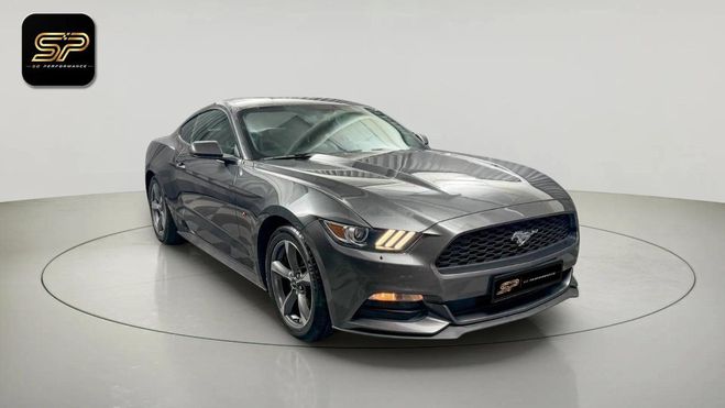 Ford Mustang FASTBACK * 3.7 V6 305 CH * MANUELLE * CU Gris de 2015