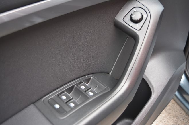 Seat Ateca 1.6 TDI 115CH START&STOP URBAN ECOMOTIVE GRIS F de 2019