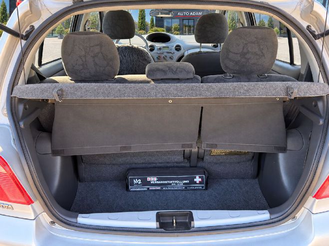 Toyota Yaris 1.3 VVT-i Linea Sol Grise de 2002