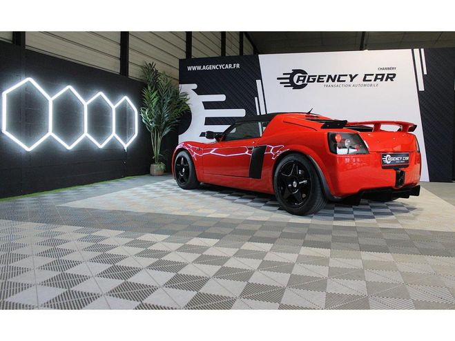 Opel Speedster 2.0i Turbo - Vauxhall VXR ROUGE FONCE de 2004