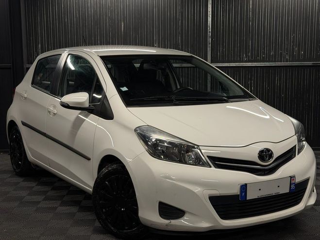 Toyota Yaris III 69 VVT-I DESIGN 5P Blanc M�tallis� de 2012