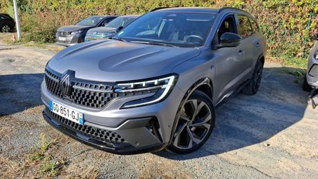 Renault Espace VI 1.2 E-TECH FULL HYBRID 200CH ESPRIT A 2023 d'occasion a Saint-Ouen-l'Aum�ne (95)