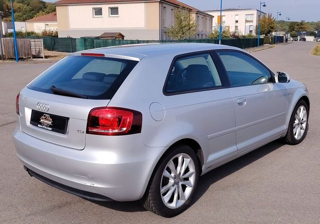 Audi A3 1.6 TDI AMBITION 105 CH 3 PORTES Gris de 2010