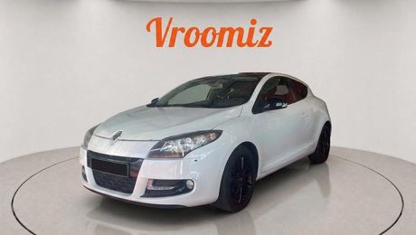 Renault Megane coupe 1.6 dci 130 energy monaco gp 2013 d'occasion a Blois (41)