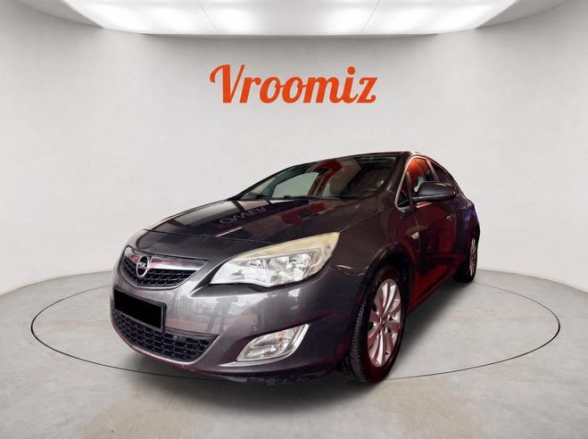 Opel Astra 1.7 cdti 125 cosmo Gris de 2012